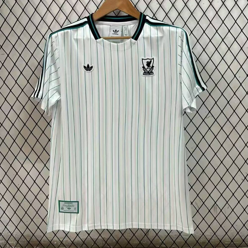 2025/26 Liverpool Retro Edition White Football Shirt